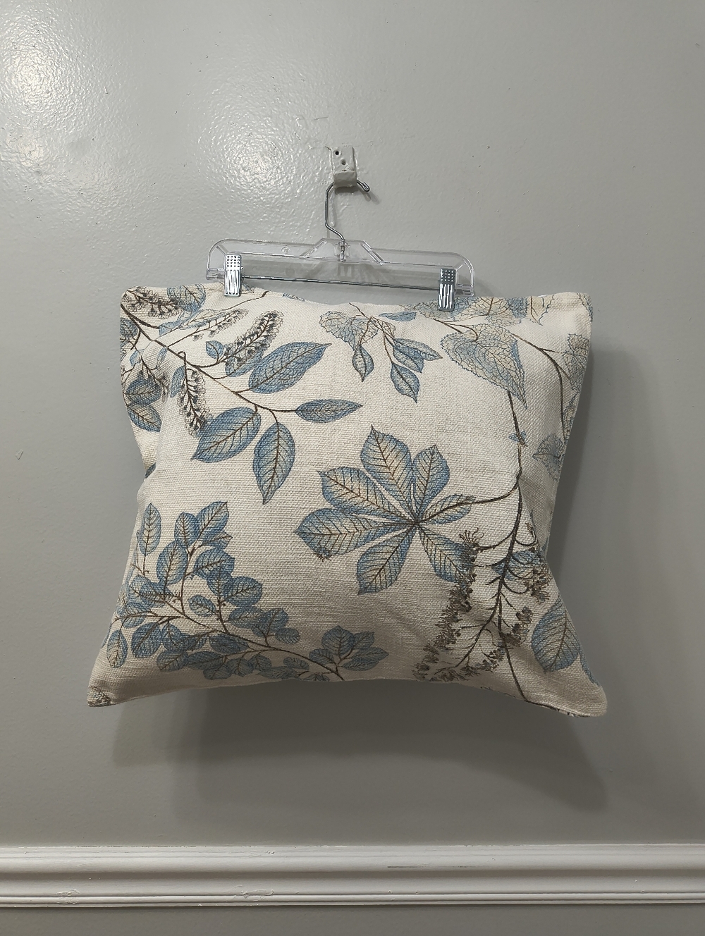 Ballard Designs Set of Two Becca Cloud Pillow Covers Botanic Floral 21x19 Home
